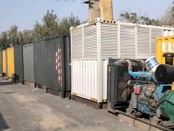 平鲁200KW柴油发电机机组每小时油耗是多少？